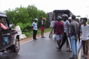 நேருக்கு நேர் மோதிய பயங்கர விபத்து: பெண் ஒருவர் ஆபத்தான நிலையில் வைத்தியசாலையில்