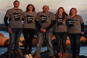 உலகின் மிக உயரமான குடும்பத்தினர்கள் இவர்கள் தான்!