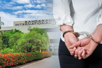 வெளிநாட்டிலிருந்து வந்த பெண் கட்டுநாயக்காவில் கைது