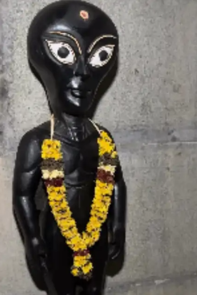உலகிலேயே ஏலியனுக்காக கட்டப்பட்ட ஒரே ஒரு கோவில் தமிழகத்தில் தான் உள்ளது: எங்கு தெரியுமா? | World S First Alien Temple Is In Tamil Nadu