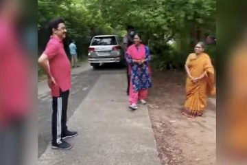 வாக்கிங் சென்ற முதல்வரை வழிமறைத்து பெண் கேட்ட கேள்வி! வெக்கத்தில் தலைகுனிந்த ஸ்டாலின்.. சுவாரஸ்ய சம்பவம்