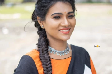 சமந்தா போல் மாறிய திவ்யா துரைசாமி - அழகிய ஸ்டில்கள்