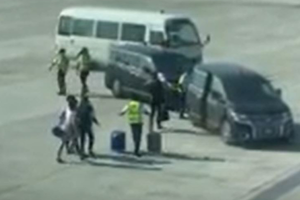 குடும்பத்துடன் தப்பிச் சென்ற அவன்கார்ட் தலைவர்- விமான நிலையத்தில் கணனி சீ.சீ.ரி.வி கட்டமைப்புகளில் ஏற்பட்ட சிக்கல்! - ஐபிசி தமிழ்