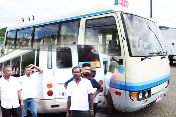 பணிப்புறக்கணப்பில் ஈடுபட்டுள்ள விமான நிலைய சொகுசு பேருந்து சாரதிகள் | Airport Buses Strict Colombo