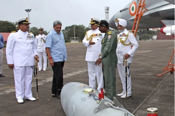 இலங்கை - இந்திய கடற்படை  தளபதிகள் முக்கிய பேச்சுவார்த்தை
