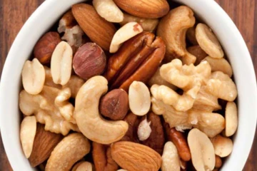 உலர் பழங்களில் சத்துக்களை இரட்டிப்பாக பெற வேண்டுமா? அப்போ இந்த தவறை செய்யாதீங்க