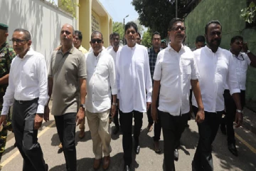 Zoom இல் ஆஜர்படுத்தப்பட்ட ரணில்; நீதிமன்றில் குவிந்த அரசியல்வாதிகள்!