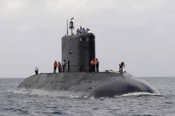 இந்தோனேசியாவில் நீர்மூழ்கி கப்பலை நிறுத்தியுள்ள இந்தியா!