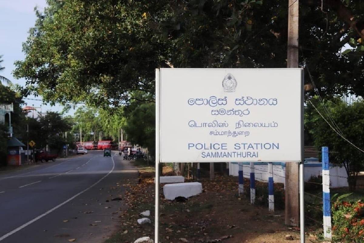 மாணவிகளுக்குத் தொந்தரவு செய்த இளைஞர்கள் மோட்டார் சைக்கிள்களுடன் கைது | Harassment Of Tuition Students Youths Arrested