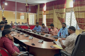 விசேட அதிரடிப்படையினர் போன்று சுற்றித் திரியும் நுண்கடன் நிறுவன ஊழியர்கள்