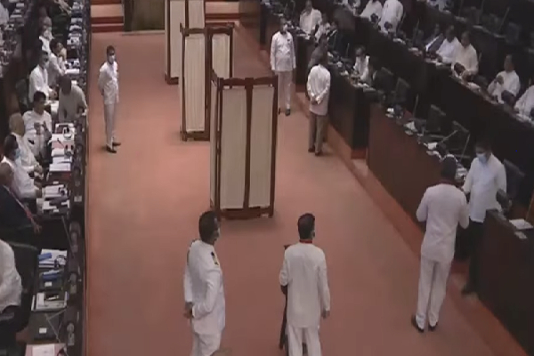 வாக்குச்சீட்டை புகைப்படமெடுக்குமாறு ஆலோசனை - சபாநாயகரின் திட்டவட்ட அறிவிப்பு! - ஐபிசி தமிழ்