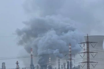 ඊශ්‍රායලයේත් මහා විනාශයක් - රටම අඳුරු කරමින් විශාලම තෙල් පිරිපහදුවට මිසයිල ප්‍රහාරයක්