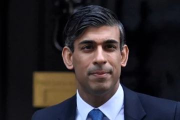 பிரித்தானியா 50 புலம்பெயர்ந்தோரை நாடுகடத்தினால்... சவால் விடும் கடத்தல்காரர்கள்