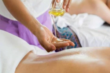 மசாஜ் நிலையத்தில் ஏற்பட்ட தகராறு... 2 திருடர்கள் வைத்தியசாலையில் அனுமதி