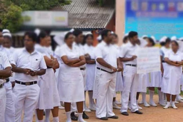 பணிப்புறக்கணிப்பில் ஈடுபட்ட முல்லைத்தீவு மாவட்ட தாதியர் மருத்துவ சங்கத்தினர்