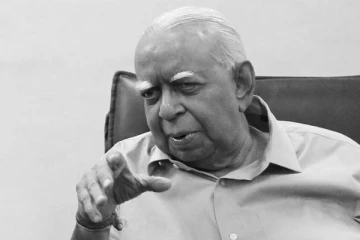 சம்பந்தன் தமிழ் மக்களின் ஓர் அடையாளம்: அவர் பதவி விலகத் தேவையில்லை! தமிழ் எம்.பி புகழாரம்