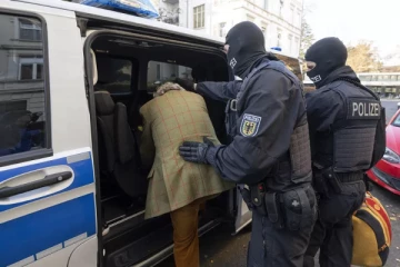 பிரித்தானியாவில் வீடு வீடாக ஆரம்பமான அதிரடிக் கைதுகள்