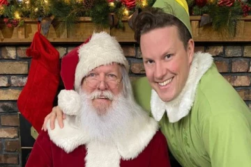 கிறிஸ்துமஸ் தாத்தாவாக வேடம் அணிந்து 44 லட்சம் வருமானம் ஈட்டிய முதியவர்!