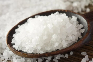 கல் உப்பில் ஒளிந்துள்ள மருத்துவநன்மைகள்! இப்படி பயன்படுத்தி பாருங்க...  நன்மை வந்து சேரும்