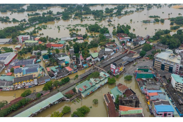 இலங்கை வெள்ள நிவாரணம் - காலாவதியான பொருட்களை அனுப்பிய பாகிஸ்தான் | Pakistan Send Expired Goods Aid To Srilanka