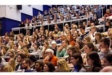 ஜேர்மனிக்கு பல்லாயிரம் கோடி ரூபாய் வருவாயை உருவாக்கும் வெளிநாட்டு மாணவர்கள்