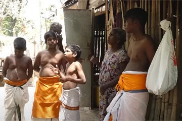 தமிழர் தாயகப் பகுதிகளில் தாய் - தந்தை இருந்தும் தனித்து வாழும் 4 பிள்ளைகள்! (Video)