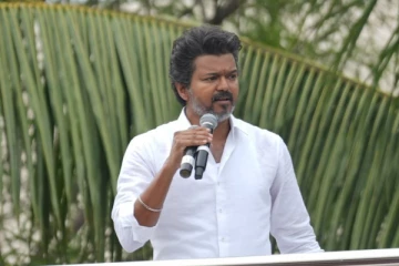 தலைவனை இழந்து நிற்கும் ஈழத்தமிழர்களுக்கு குரல் கொடுப்பது நமது கடமை - விஜய் பேச்சு