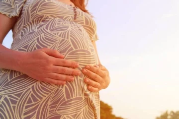 தாயார் வெளிநாட்டில்; 17 வயது சிறுமிக்கு நேர்ந்த அவலம்