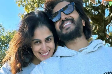 Photo Album: நிச்சயதார்த்தத்தில் கூட இவ்வளவு சிம்பிளா? இதுவரையில் வெளியாகாத Unseen