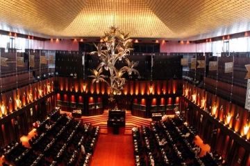 குறைந்தளவு நாடாளுமன்ற அமர்வுகளில் பங்கேற்றது யார்? இருவர் தமிழர்