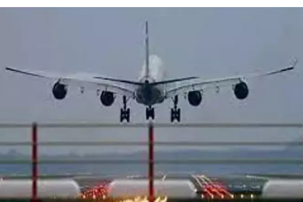 அமெரிக்காவைத் தாக்கி வரும் உக்கிரமான குளிர்காலப் புயல்: பல மில்லியன் பேர் பாதிப்பு | Winter Storm Hits Us Millions Affected