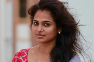 நடிகை ரம்யா பாண்டியனின் தாத்தாவை பார்த்துள்ளீர்களா.. அழகிய குடும்ப புகைப்படம்