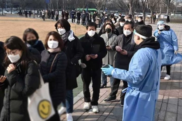 தென்கொரியாவில் கடந்த 24 மணி நேரத்தில் உச்சத்தை தொட்ட கொரோனா பாதிப்பு!