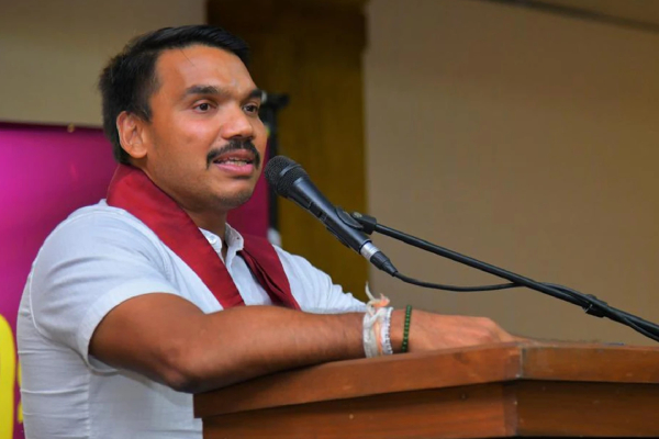 தனக்கு தானே குழி வெட்டிக் கொள்ளும் அரசாங்கம்! நாமல் வெளிப்படை | Namal S Allegations Against The Government