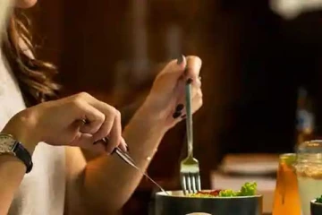 உடைக்காக உடலை மெலியவைக்க இளம்பெண் எடுத்த விபரீத முயற்சி