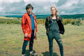 நேருக்கு நேர் வந்து நின்ற ஏழு அடி உயர ஆவி... பிரித்தானிய குடும்பத்தை திணற அடித்த பேய் வீடு!