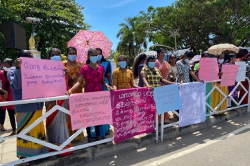 மட்டக்களப்பில் அரசசார்பற்ற பெண்கள் அமைப்புகள் ஒன்றிணைந்து போராட்டம் (Video)