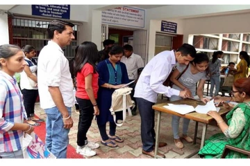 ஹால் டிக்கெட்டை திரும்ப தந்தால்தான் விடைத்தாள் திருத்தப்படும் - நீட்தேர்வு வழிமுறை!