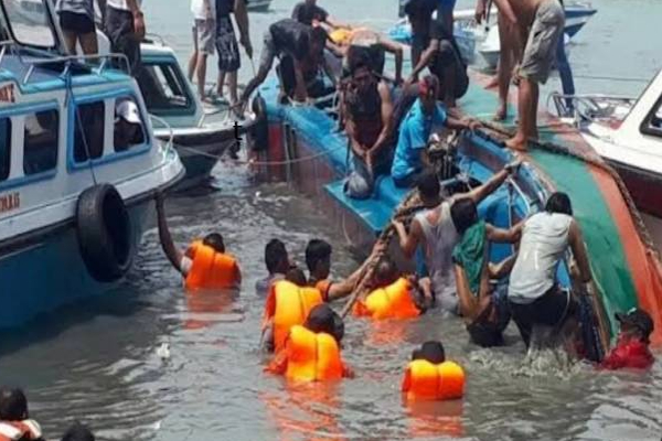 வெளிநாடொன்றில் படகு கவிழ்ந்து 15 குழந்தைகள் பரிதாபமாக உயிரிழப்பு! | 15 Children Death In Boat Capsize In Nigeria