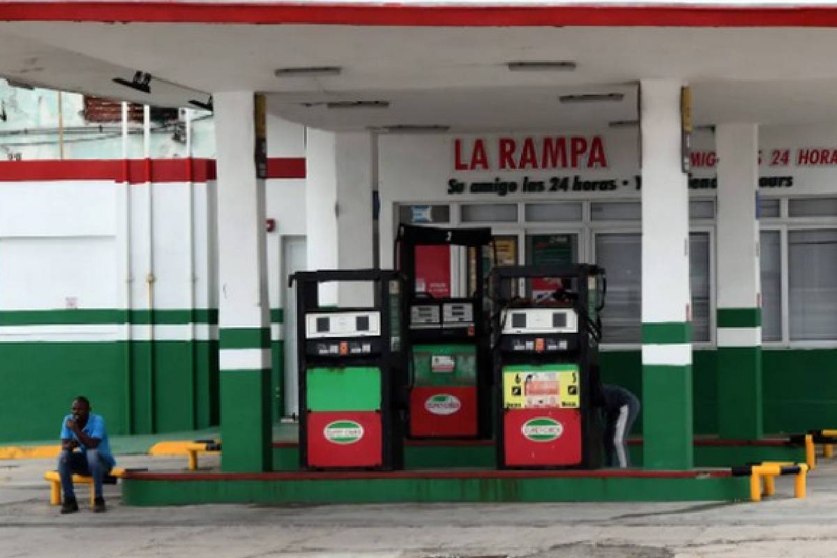 தடையை மீறி கியூபாவை அடைந்த ரஷ்ய எண்ணெய்: எந்த நாடும் உதவலாம் என பல்டி அடித்த ட்ரம்ப் | Cuban Oil Blockade Russian Tanker