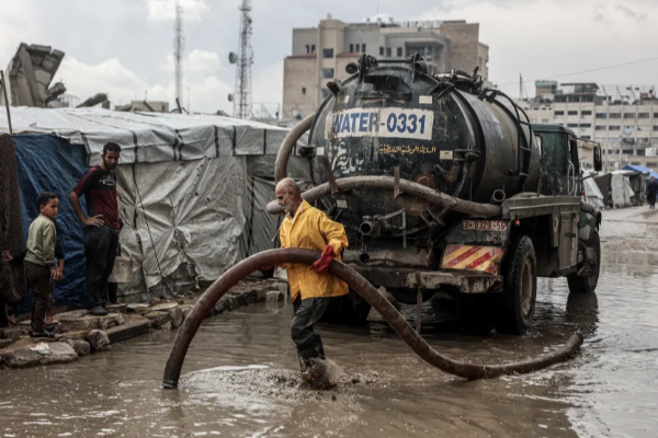 காசாவில் ஏற்பட்டுள்ள காலநிலை மாற்றம்! இடம்பெயர்ந்த பலஸ்தீனியர்களின் அவலநிலை | The Plight Of Displaced Palestinians காசாவில் ஏற்பட்டுள்ள காலநிலை மாற்றம்! இடம்பெயர்ந்த பலஸ்தீனியர்களின் அவலநிலை | The Plight Of Displaced Palestinians