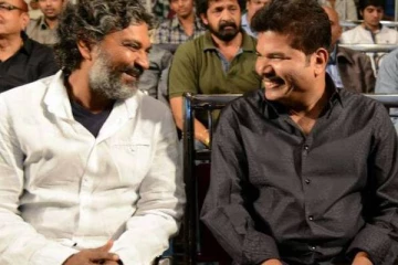 பிரம்மாண்டத்தால் கோடியில் புரளும் ராஜமவுலியிடன் தோற்றுக்கொண்டே இருக்கும் சங்கர்.. கமலை வைத்து இப்படியொரு பிளான்..