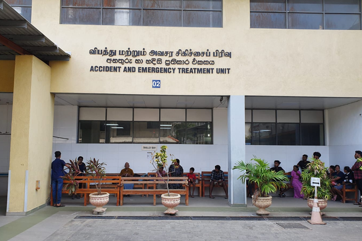 யாழ்.போதனா வைத்தியசாலையில் பெண் பாதுகாப்பு உத்தியோகத்தர் மீது தாக்குதல் : விசாரணைகள் தீவிரம் | Men Attack Female Security Officer In Jaffna Th