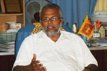 எரியும் நெருப்பை எண்ணெய் ஊற்றி பற்ற வைக்கும் தமிழ் தலைமைகள் - டக்ளஸ் விமர்சனம்