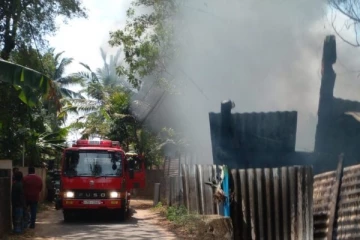 யாழில் திடீரென தீப்பற்றிய வேலைத்தளம்! (photos)