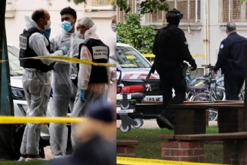 பிரான்சில் ஆசிரியரின் முகத்தில் கத்தியால் தாக்கிய மாணவனால் பரபரப்பு: வெளியான புதிய தகவல்