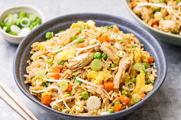 ஹோட்டல் ஸ்டைல் சுவையான சிக்கன் ப்ரைடு ரைஸ் வீட்டில் செய்வது எப்படி? | Hotel Style Chicken Fried Rice Home Made