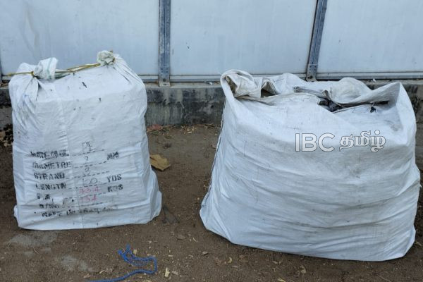 மன்னாரில் 27000 போதை மாத்திரைகளுடன் நபர் ஒருவர் கைது!(படங்கள்) | A Person Arrested With 27000 Drug Pills In Mannar