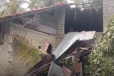ඉරණවිලට හදිසියේ ආ තද සුළඟක් - නිවාසවල වහල ගැලවි ගස් කඩා වැටෙයි