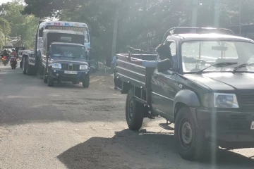 வவுனியாவில் எரிபொருளுக்காக நீண்ட வரிசையில் காத்திருந்த பொதுமக்கள் (Photos)